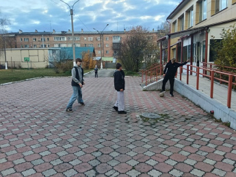 Активный день во дворе! "Ловим последние теплые дни осени 